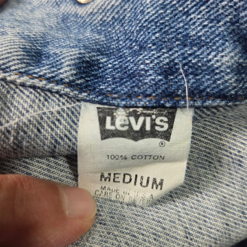 Vintage Levis 70598 4849 Denim Trucker Jacket Light Wash Mens Medium Made in USA